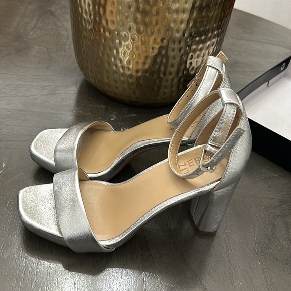 NATURALIZER Joy Dress Ankle Strap Sandals - Picture 6 of 8